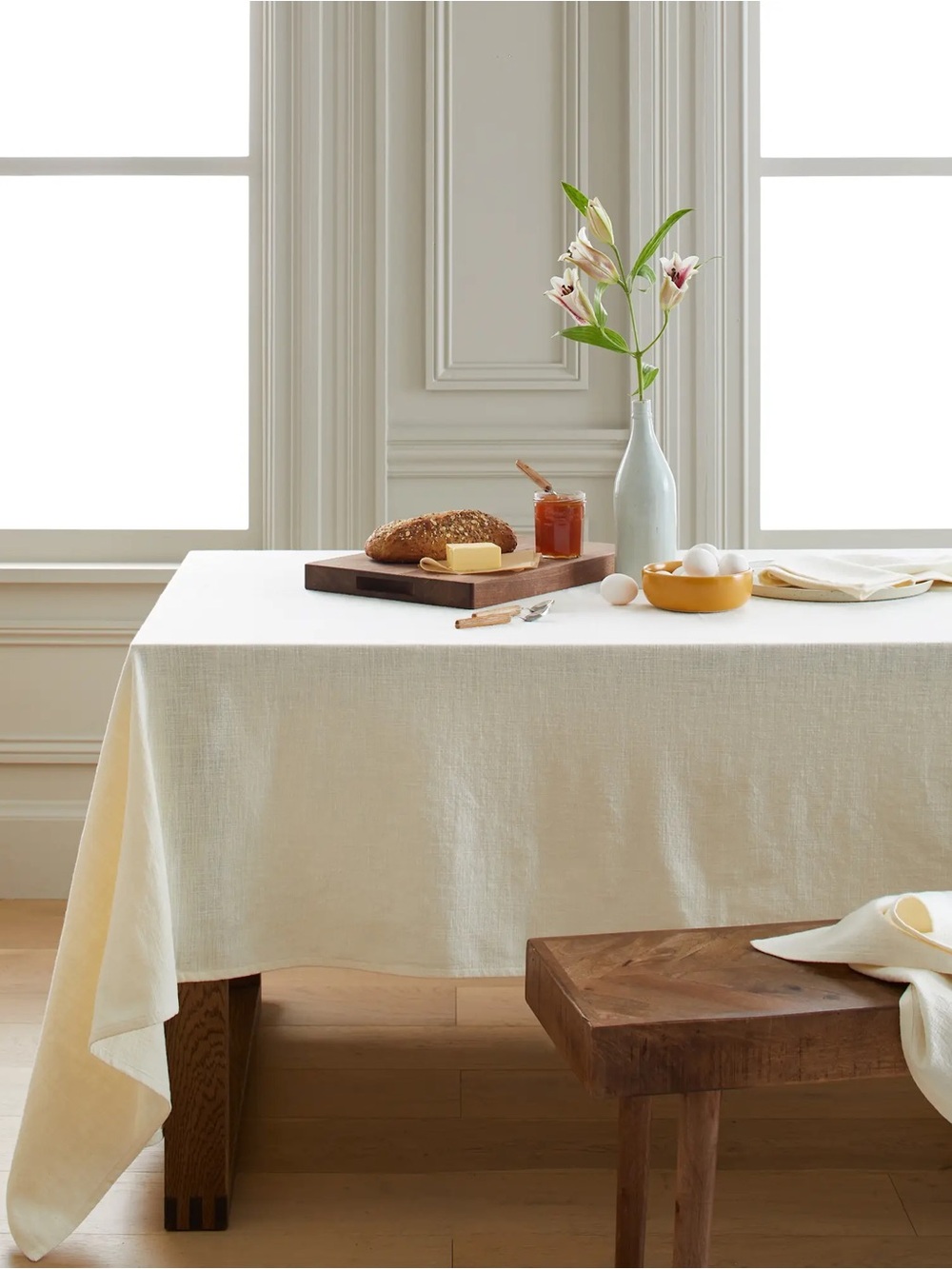 NWT QUINCE 70x108 Organic Cotton Tablecloth Warm White 8901